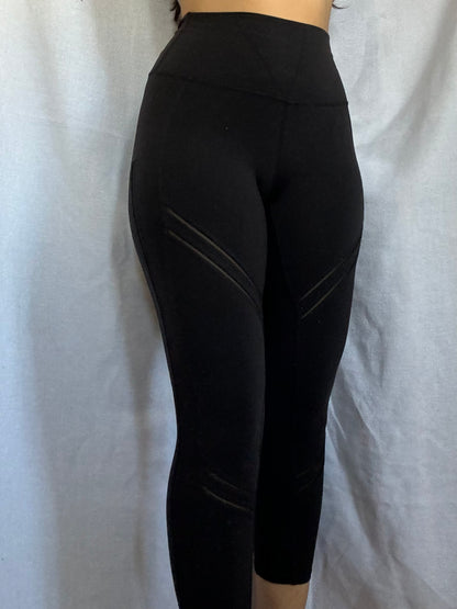 Alo Yoga Mesh Paneled Capri Leggings